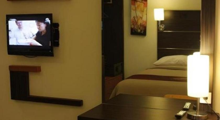 Travello Hotel Manado Exteriör bild
