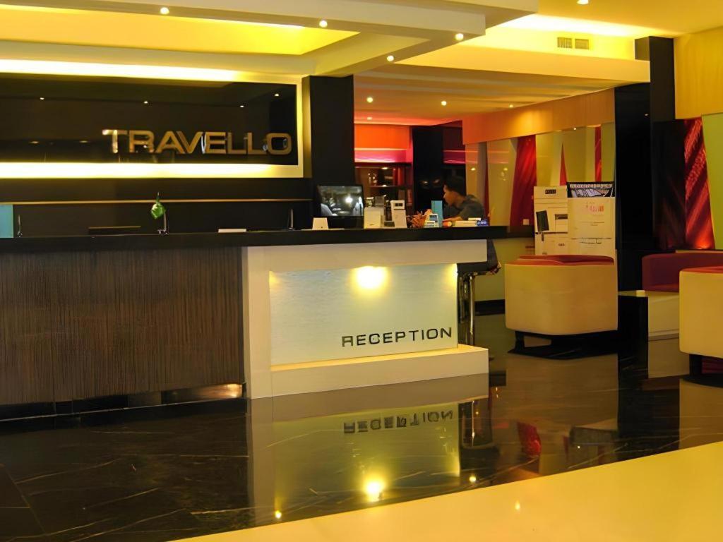 Travello Hotel Manado Exteriör bild