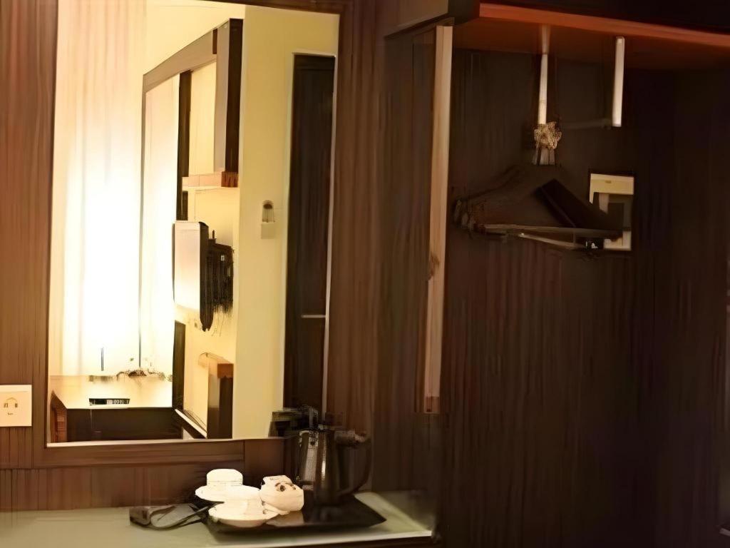 Travello Hotel Manado Exteriör bild