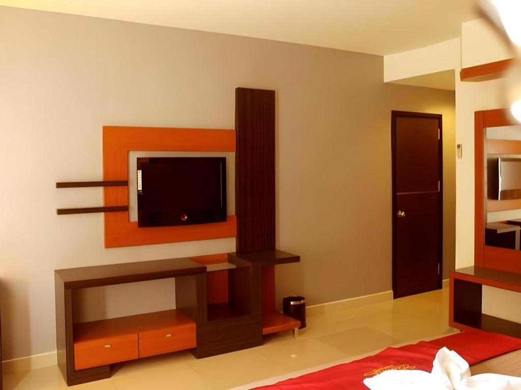Travello Hotel Manado Exteriör bild
