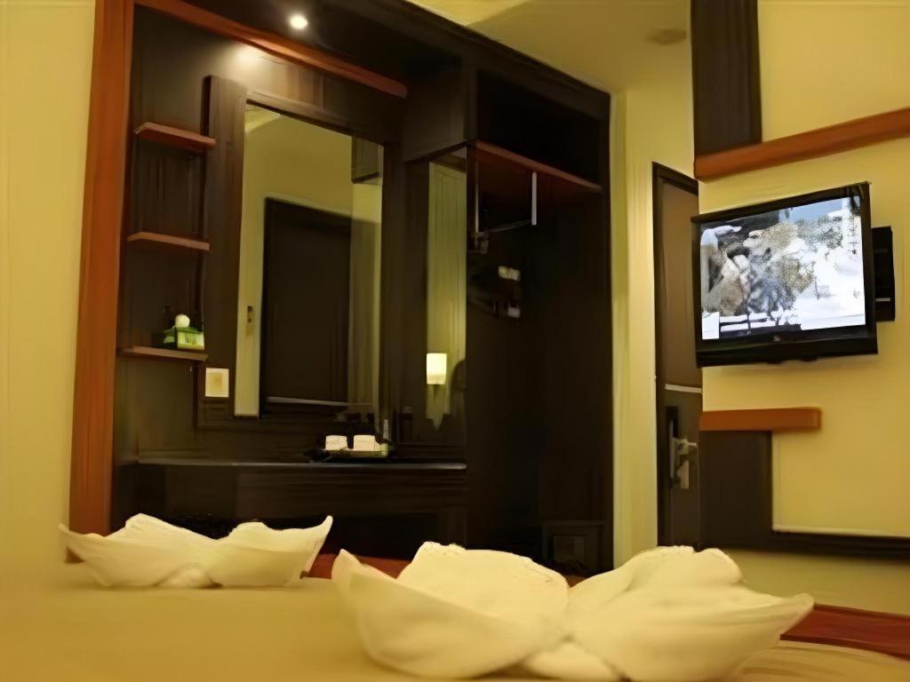 Travello Hotel Manado Exteriör bild