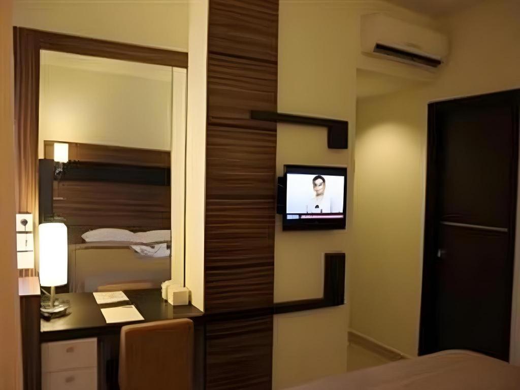 Travello Hotel Manado Exteriör bild
