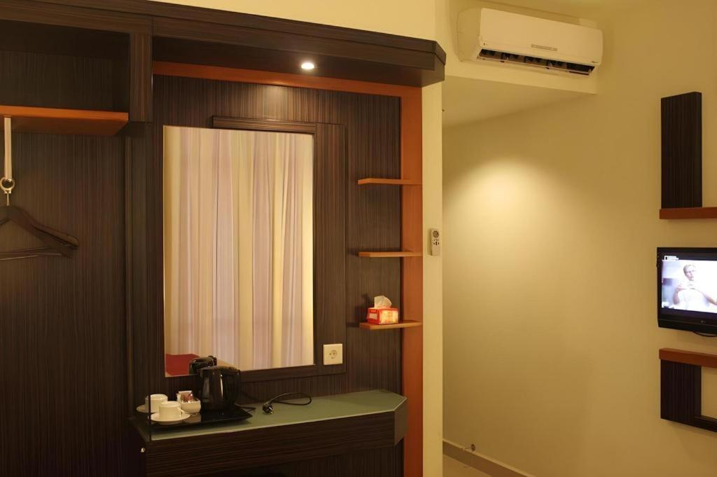 Travello Hotel Manado Exteriör bild
