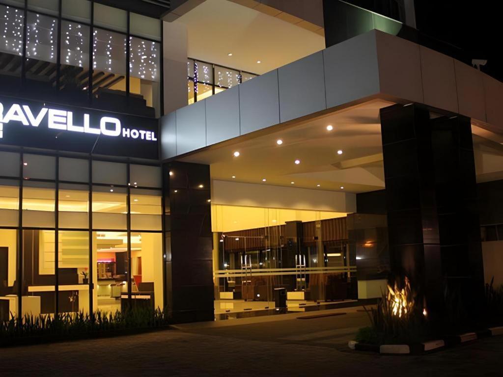 Travello Hotel Manado Exteriör bild
