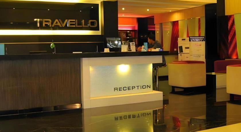 Travello Hotel Manado Exteriör bild