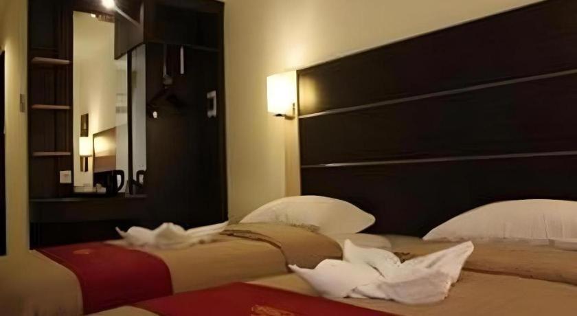 Travello Hotel Manado Exteriör bild