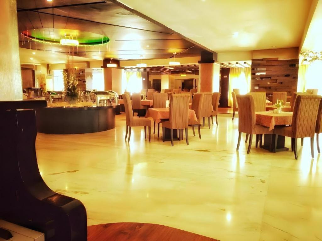 Travello Hotel Manado Exteriör bild