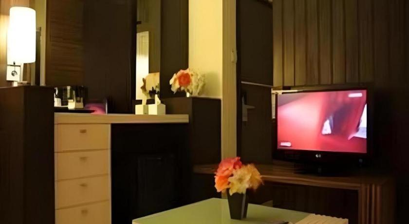 Travello Hotel Manado Exteriör bild