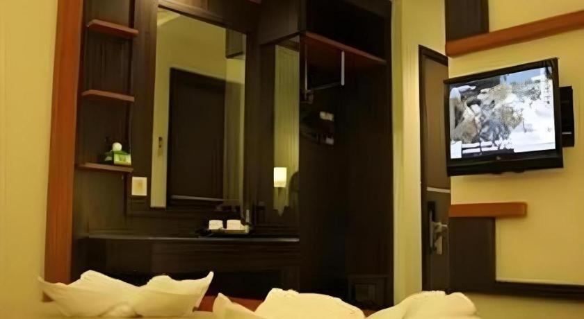 Travello Hotel Manado Exteriör bild