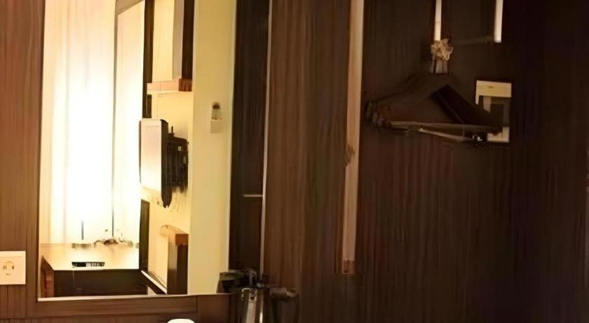 Travello Hotel Manado Exteriör bild