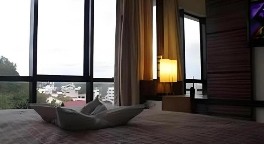Travello Hotel Manado Exteriör bild