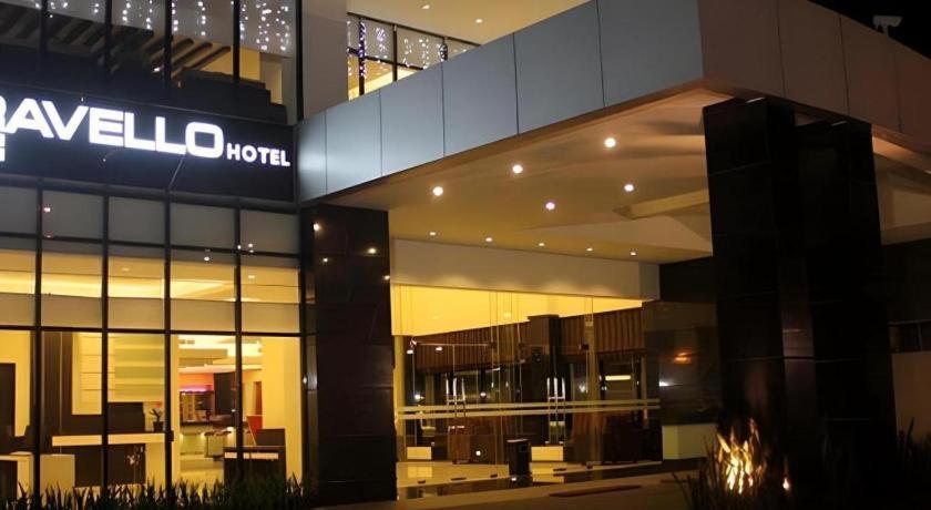 Travello Hotel Manado Exteriör bild