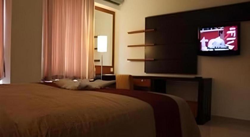 Travello Hotel Manado Exteriör bild
