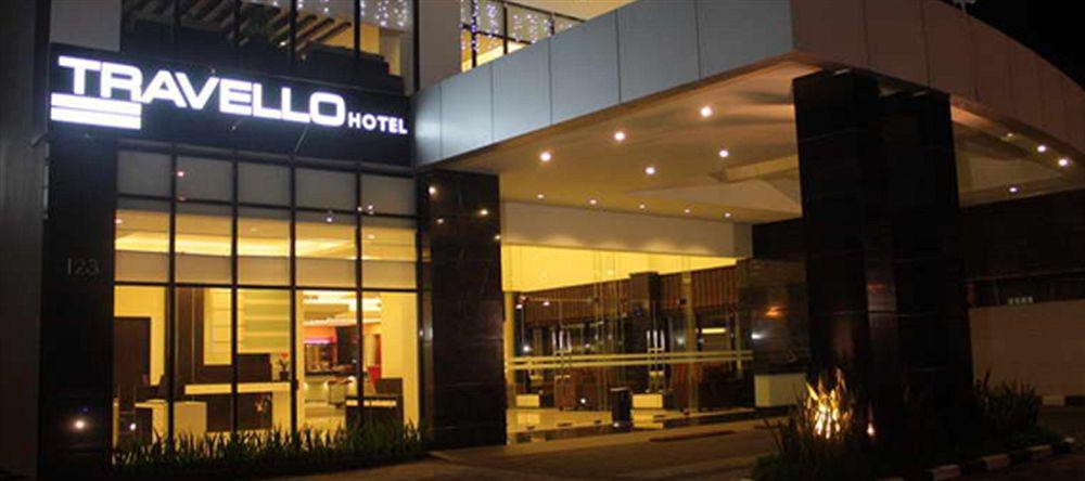 Travello Hotel Manado Exteriör bild